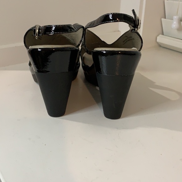 Bravo Browns Black Patent Leather Wedge Sandals - Picture 4 of 11